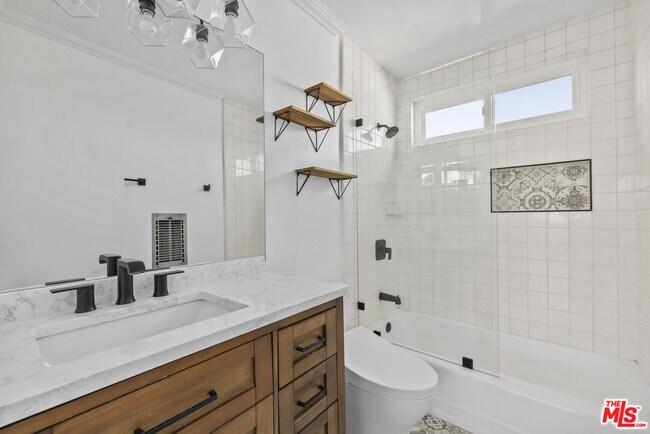 Building Photo - 2623 4th St