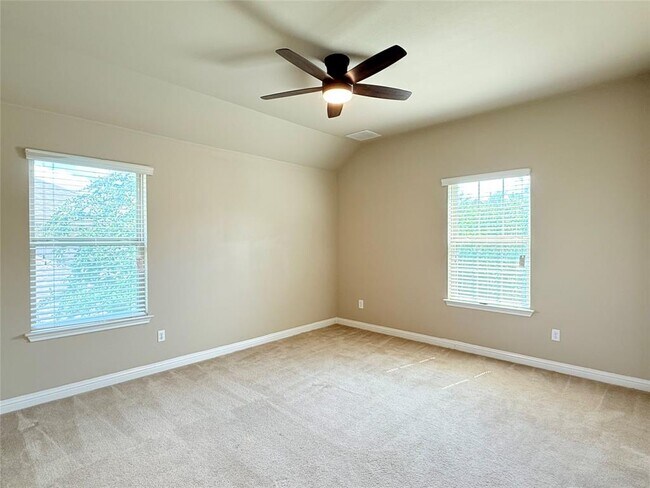 Building Photo - 404 Dry Gulch Bend