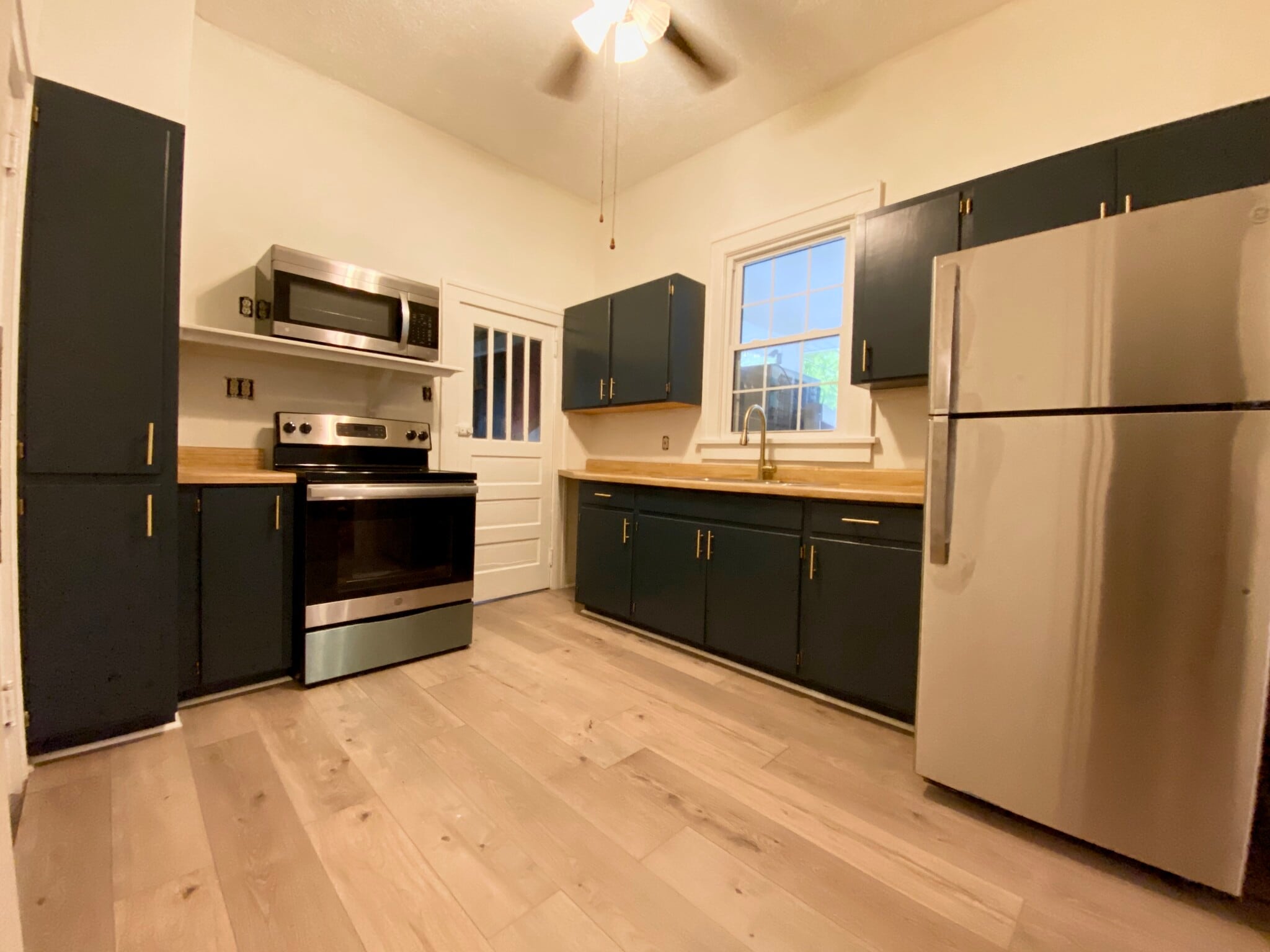 Updated kitchen! - 173 Forest Hill Dr