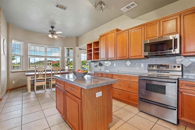 Building Photo - 215 Greathouse Cir