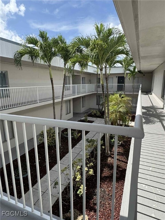 Building Photo - 1830 Maravilla Ave