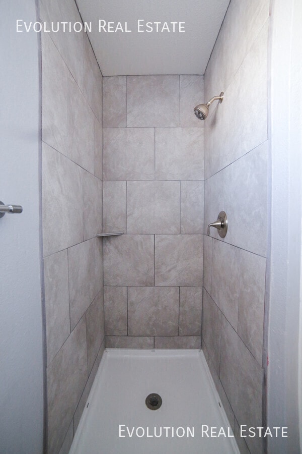 Building Photo - 2110 S Shannon Dr