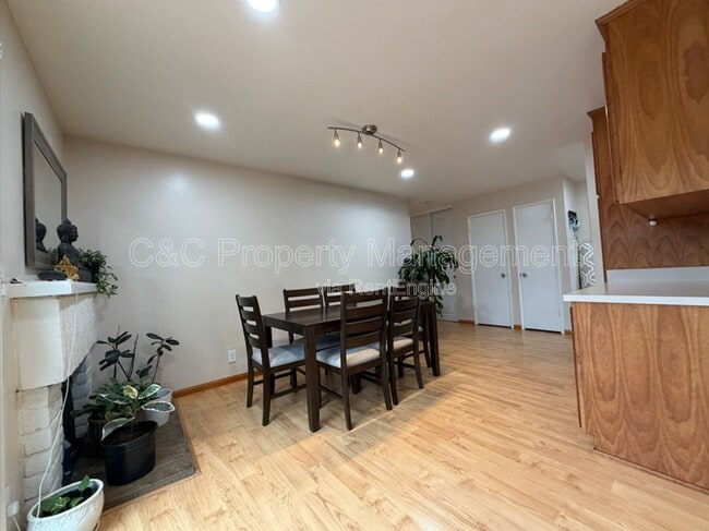 Building Photo - 1411 Hillsdale Ave