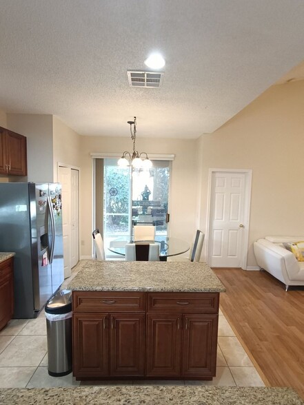 Building Photo - 4104 Pacifica Dr