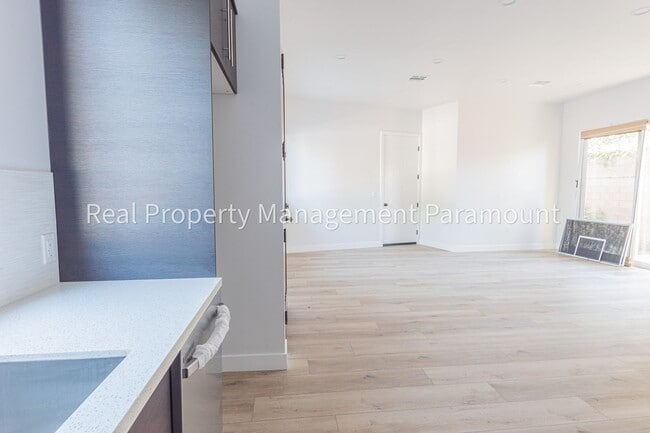 Building Photo - 3 Bed 2 Bath for rent