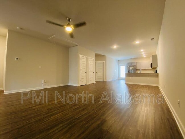 Building Photo - 408 Edgebrook Dr