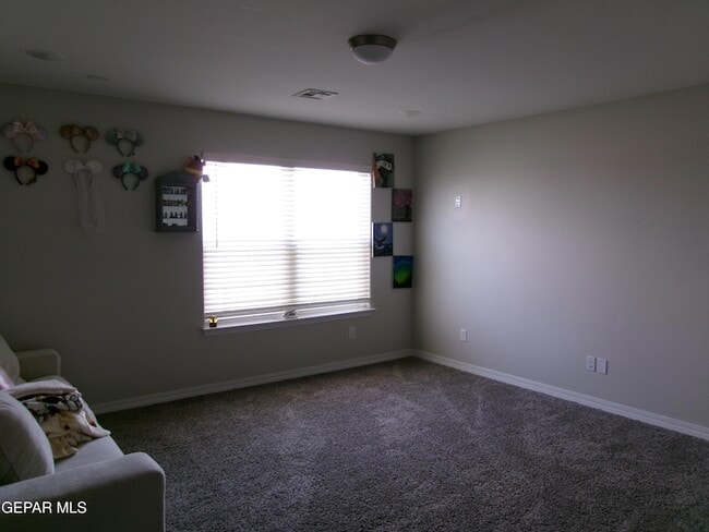 Building Photo - 645 La Entrada Cir
