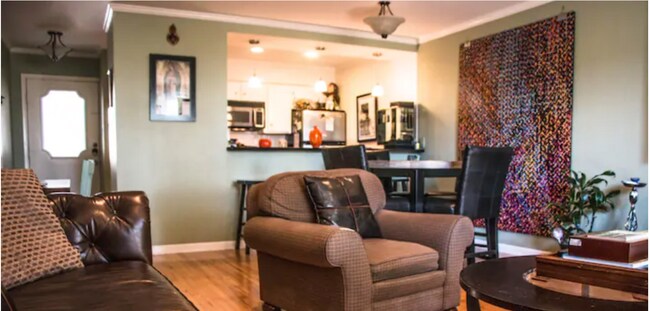 Building Photo - 6501 E Hill Dr