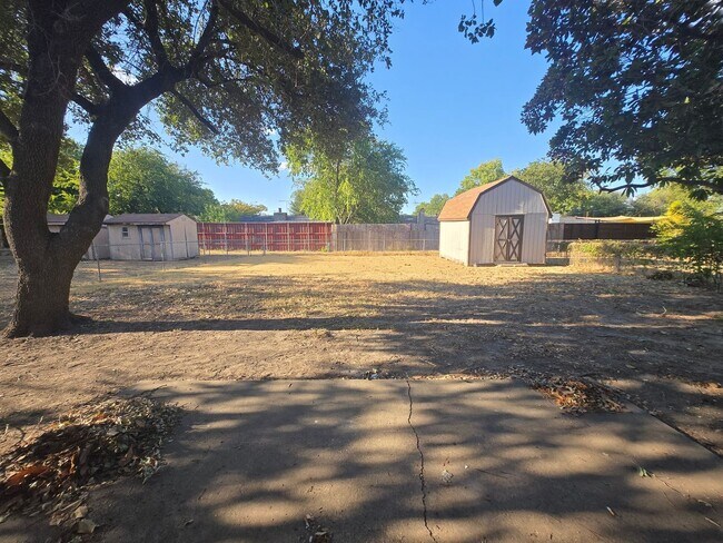 Building Photo - 1801 Archery Ln