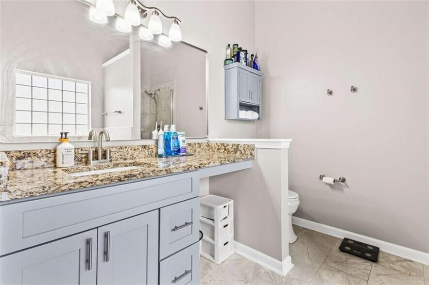 Building Photo - 7155 Laurel Creek Dr