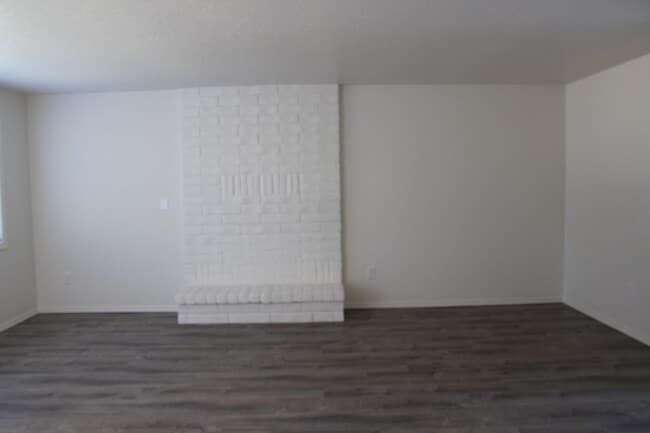 Building Photo - Hillsboro three bedroom ranch