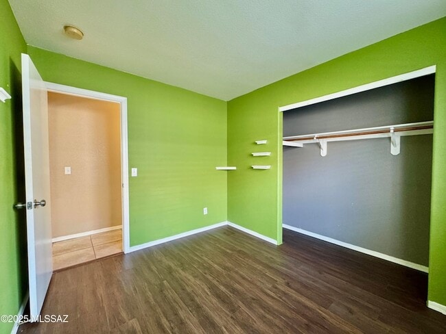 Building Photo - 2327 E Precious Shard Ct