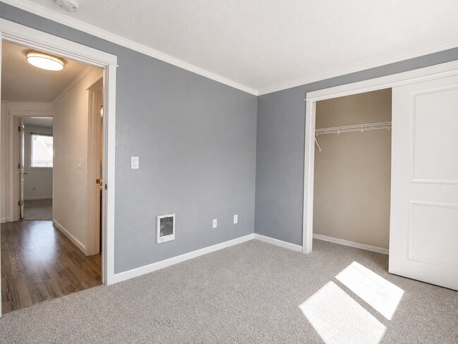 Building Photo - 510 SE 157th Ave