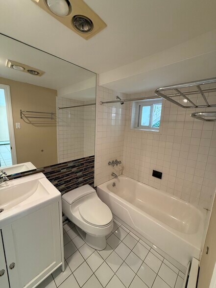 Building Photo - 760 Clifford Ct
