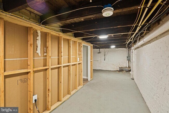 Building Photo - 1259 Washington Blvd