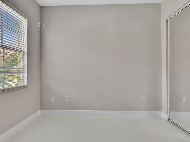 Building Photo - 2751 Ravella Way