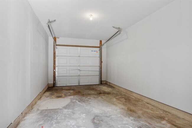 Building Photo - 2315 Burleson Rd