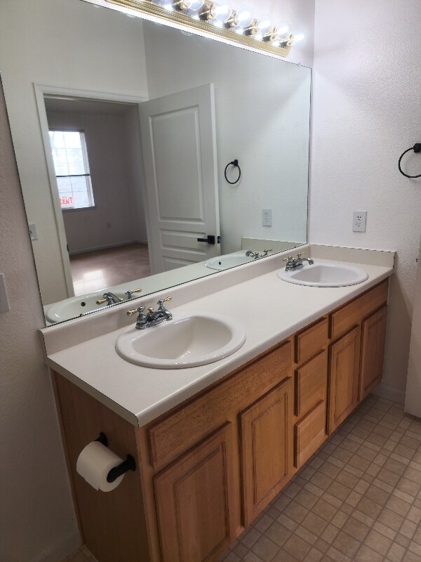 Building Photo - 10427 W Hampden Ave