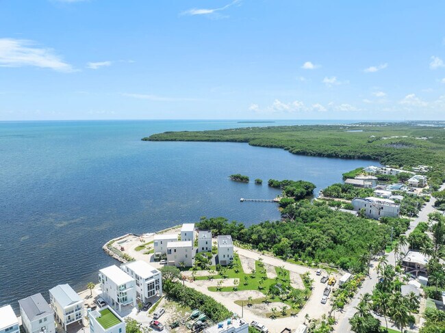 Building Photo - 99 Seaside Ave