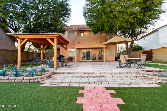 Building Photo - 11015 W Laurelwood Ln