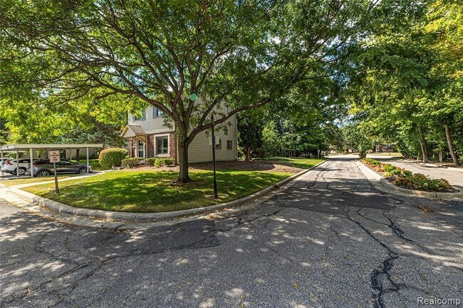 Building Photo - 1570 Streamwood Ct