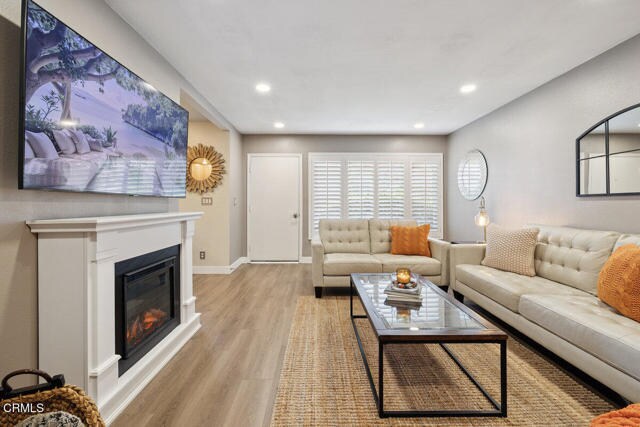 Building Photo - 1302 Alessandro Dr