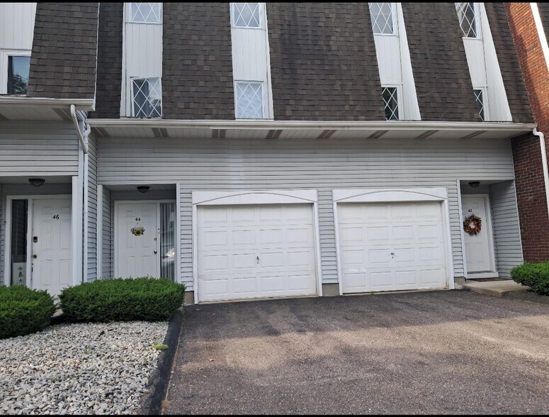 Building Photo - 44 Northbrook Ct