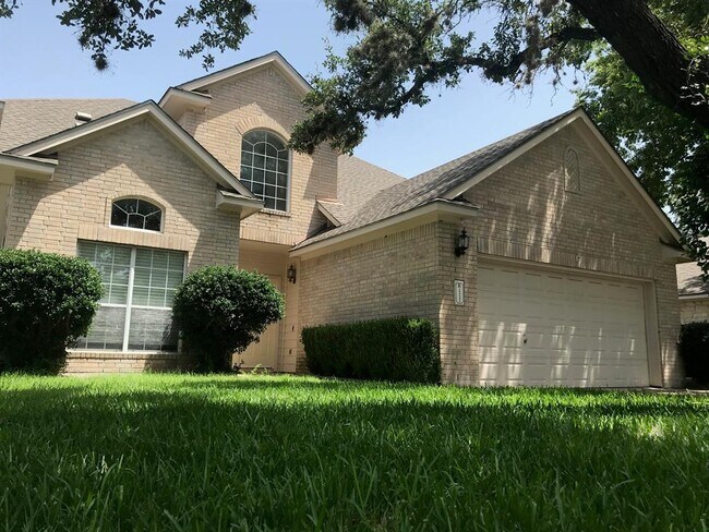 Building Photo - 2321 Clover Ridge Dr