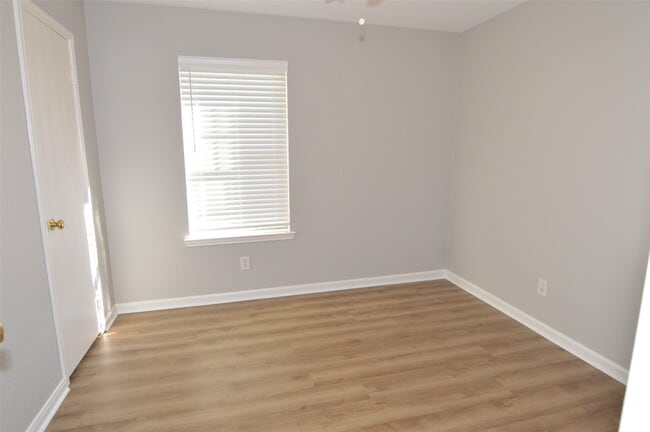 Building Photo - 24322 Bar Kay Ln