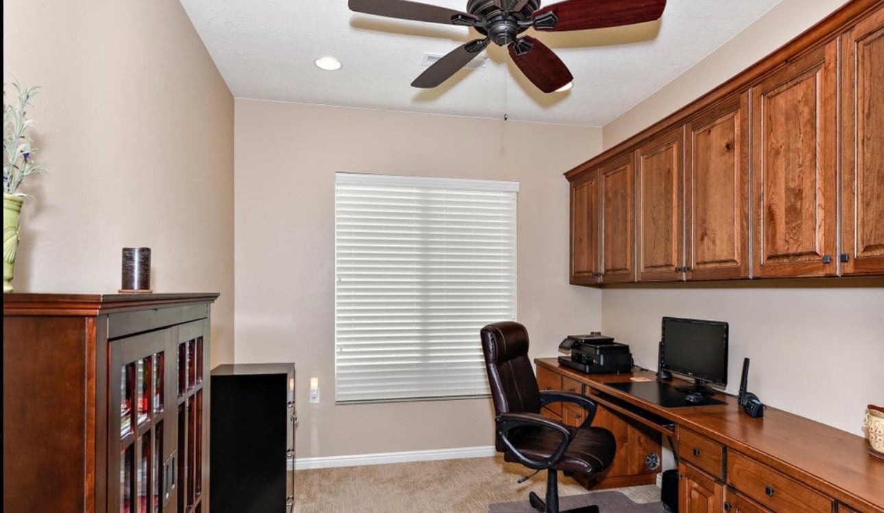 Building Photo - 1556 W Songbird Dr