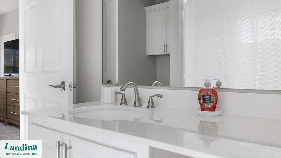 Building Photo - 100 Crossing Blvd