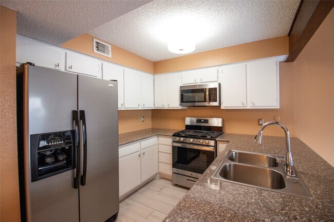Building Photo - 3162 Windchase Blvd