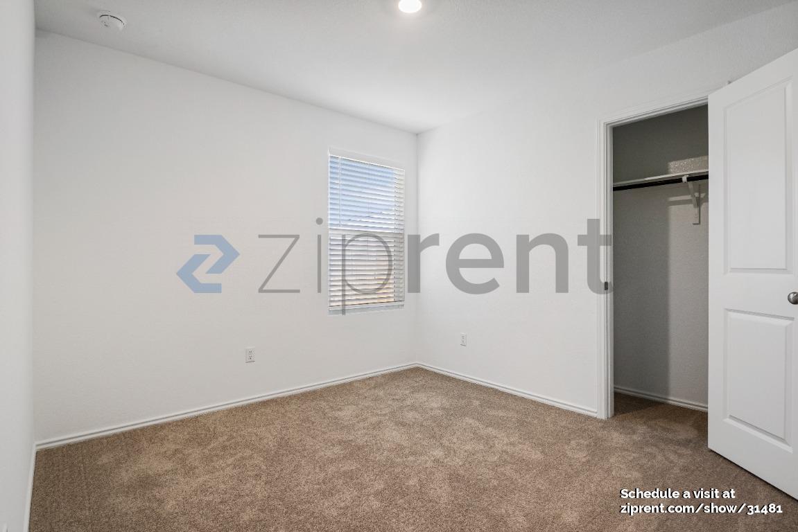 Building Photo - Unit