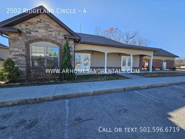 Building Photo - 2502 Ridgeland Cir