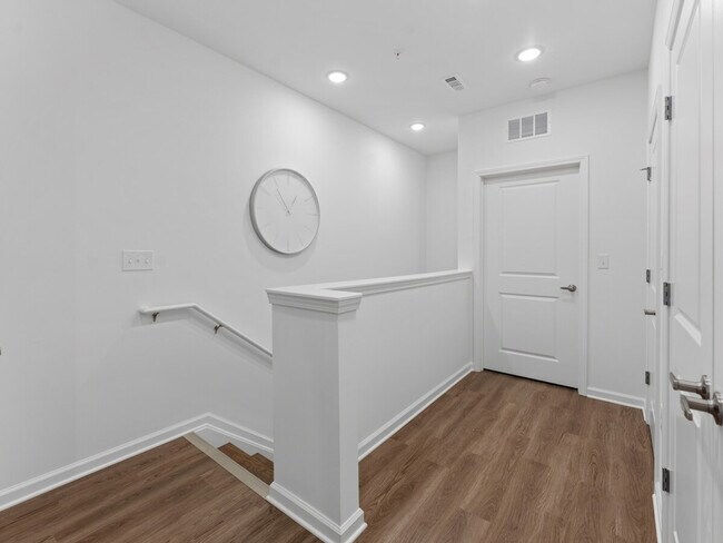 Building Photo - 14105 Epply Dr