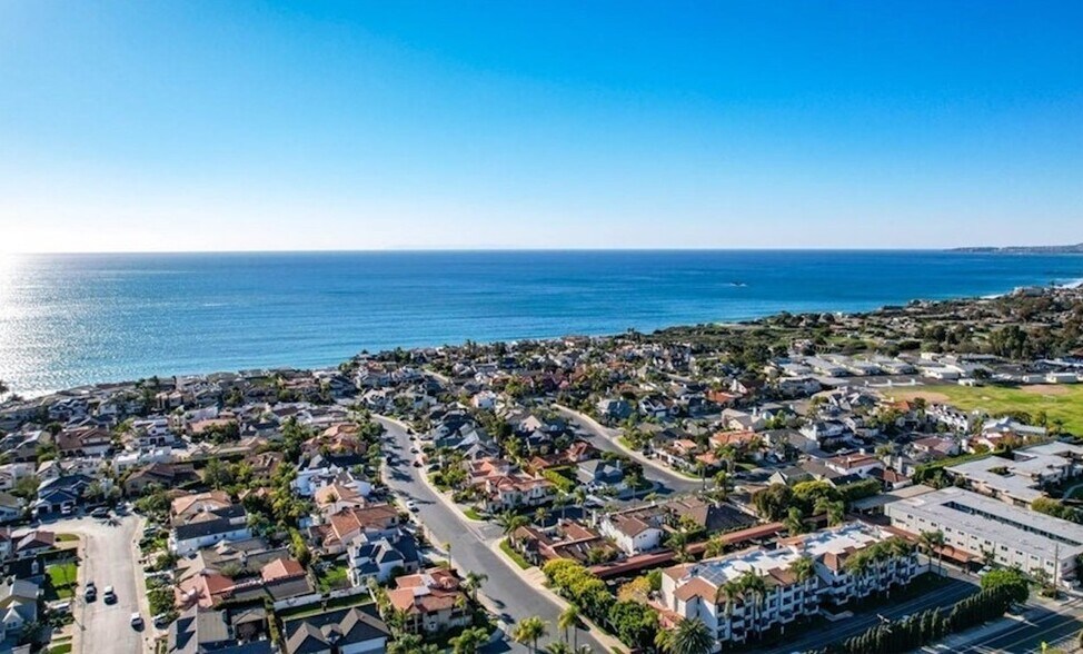 Building Photo - 3830 Avenida Del Presidente