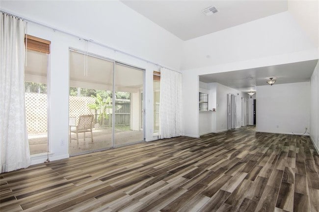 Building Photo - 4800 Palmetto St
