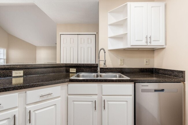 Building Photo - 5755 Laurel Pine Ln