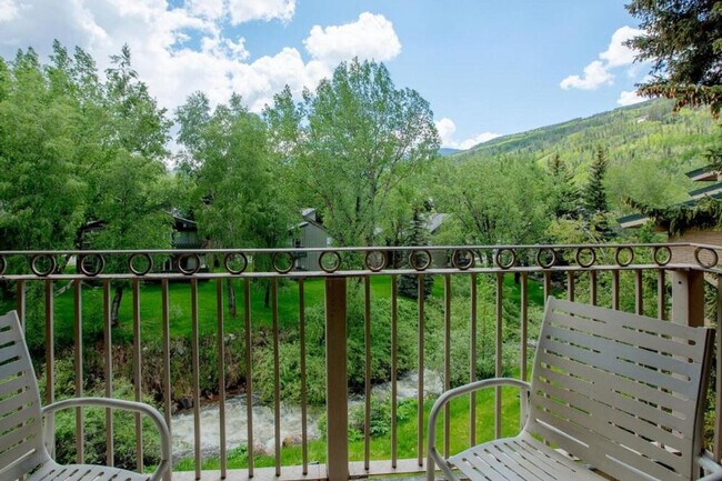 Building Photo - 1020/1-1021 Vail View Dr