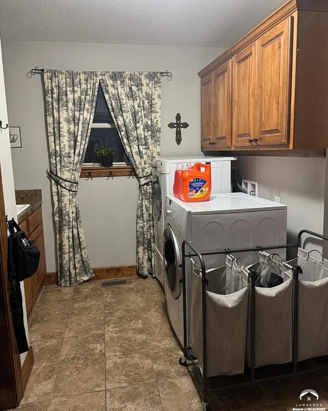 Building Photo - 1013 Diamondhead Dr