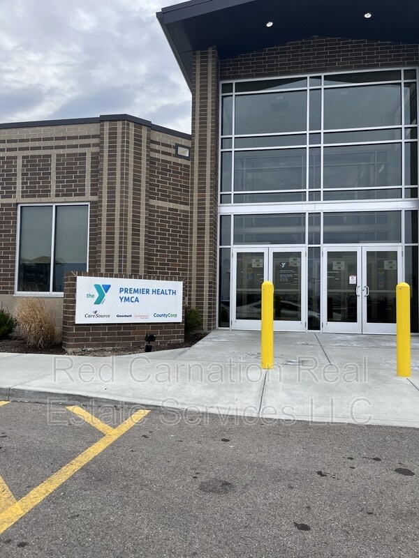 Building Photo - 1009 W Hillcrest Ave