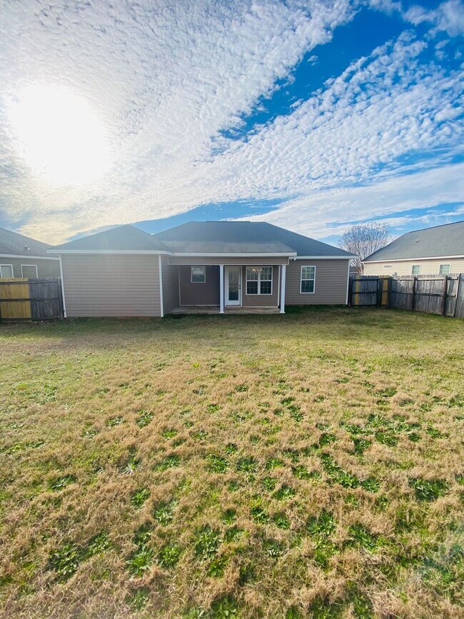 Building Photo - 106 Gayla Ct