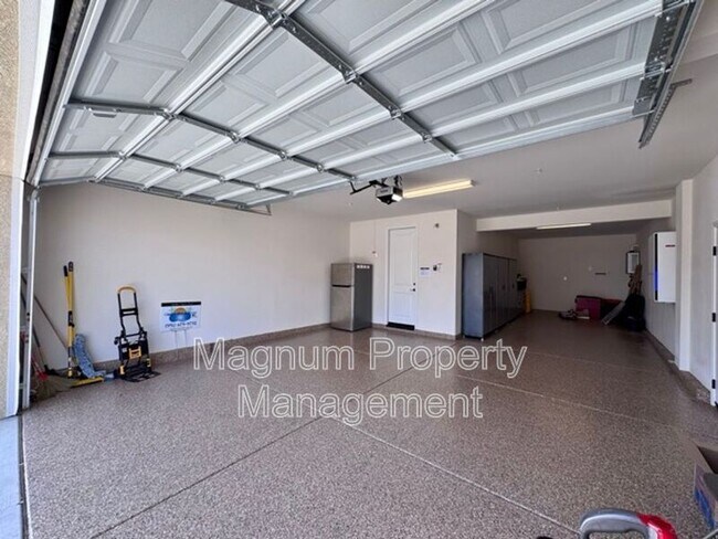 Building Photo - 25181 Desert Sage Dr