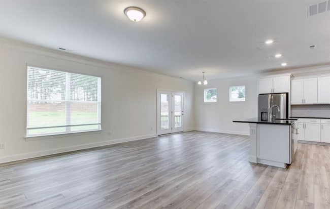 Building Photo - Available Now - Beautiful Open Floorplan 3...