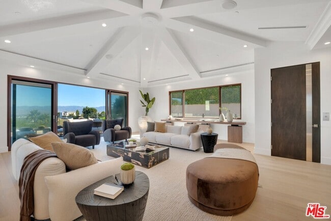 Building Photo - 3116 Elvido Dr