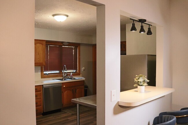 Building Photo - Comfy & Chic Council Bluffs Retreat - 2BR 1B