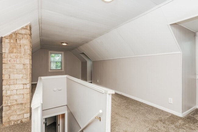 Building Photo - 4632 St Johns Ave