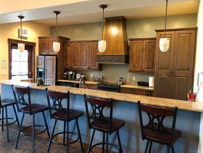 Building Photo - 3029 River Lakes Dr