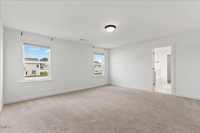 Building Photo - 105 S Mule Wy