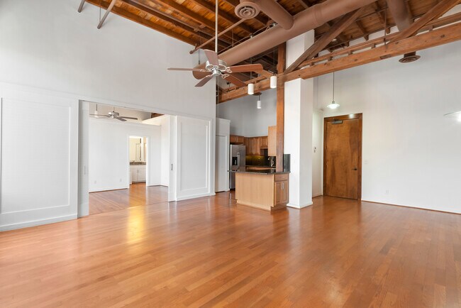Building Photo - 285 E Stuart Ave